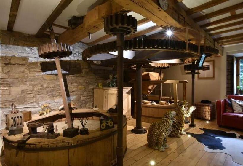 ベッドアンドブレックファースト Low Mill Guesthouse