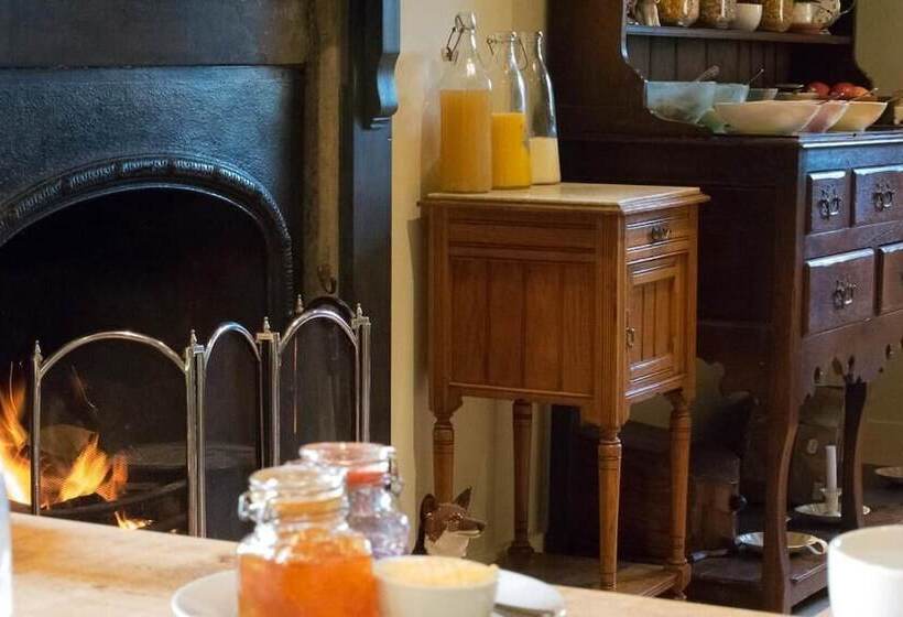 ベッドアンドブレックファースト Low Mill Guesthouse