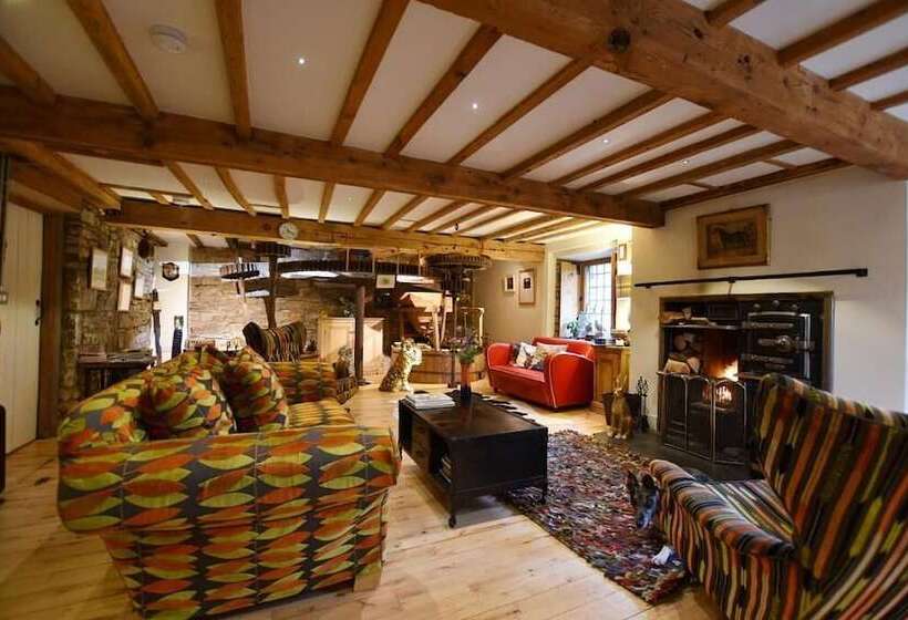 ベッドアンドブレックファースト Low Mill Guesthouse