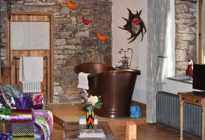 ベッドアンドブレックファースト Low Mill Guesthouse