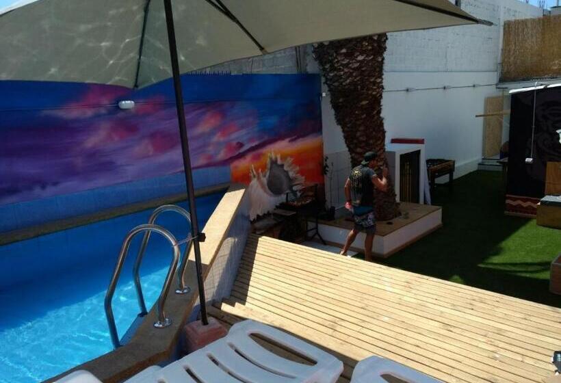 פנסיון Aotea Hostel Iquique