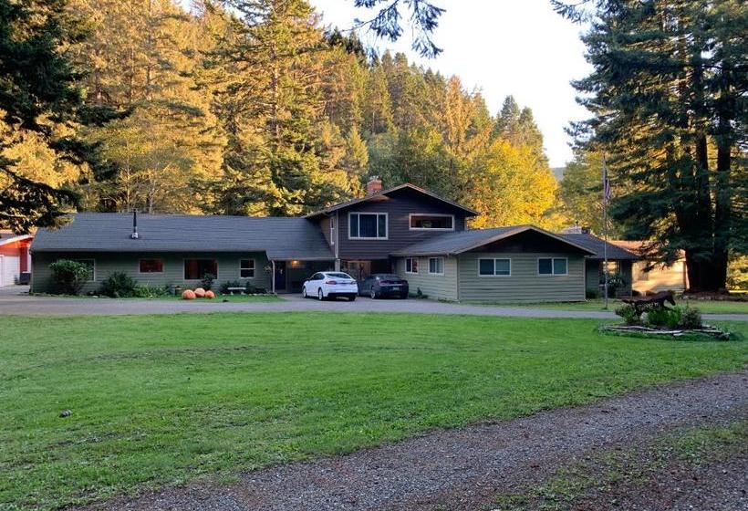 住宿加早餐 Taylor Creek Lodge