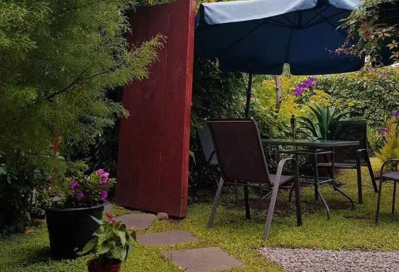 پانسیون Hostal Deyluwin