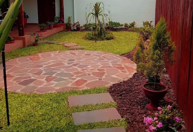 پانسیون Hostal Deyluwin