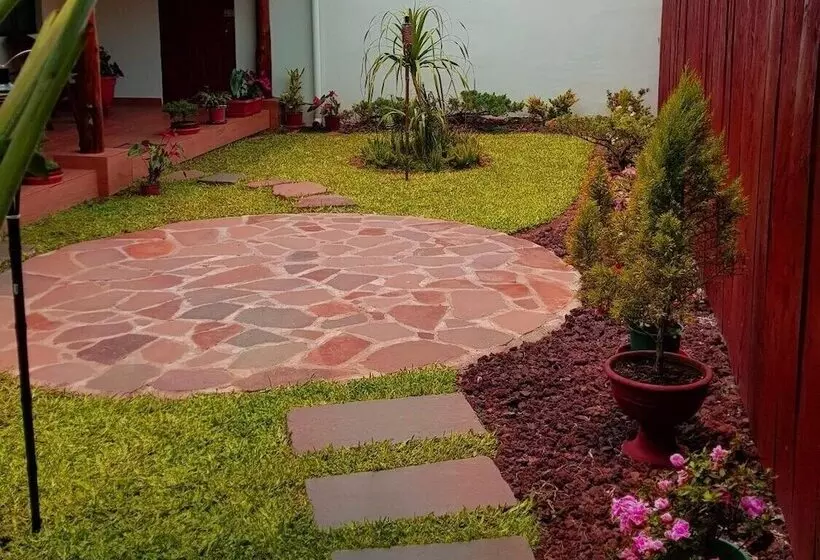 پانسیون Hostal Deyluwin