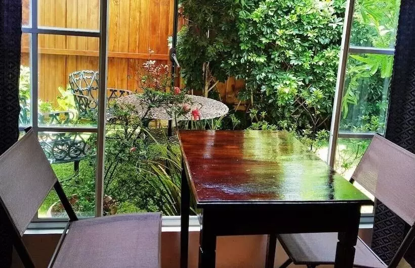 پانسیون Hostal Deyluwin