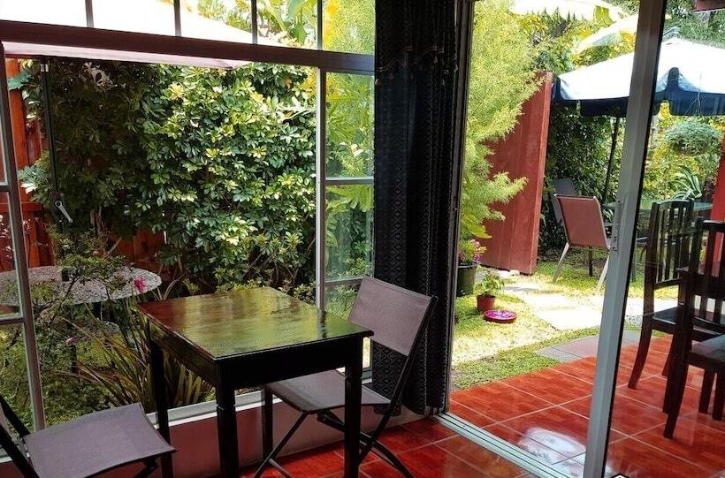 پانسیون Hostal Deyluwin