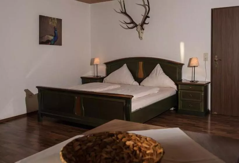 Majatalo Jagdschloss Fahrenbühl Hotel Garni