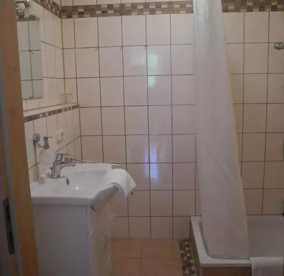 Majatalo Jagdschloss Fahrenbühl Hotel Garni