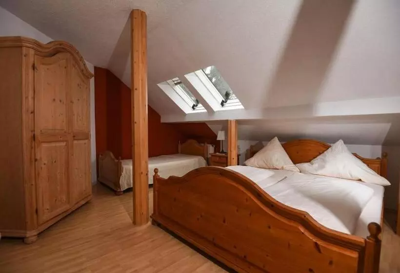 Majatalo Jagdschloss Fahrenbühl Hotel Garni