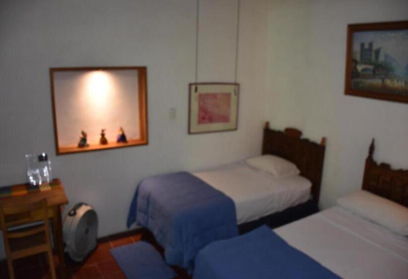 Pension (Hôtel basse catégorie) The Mayan Grouper