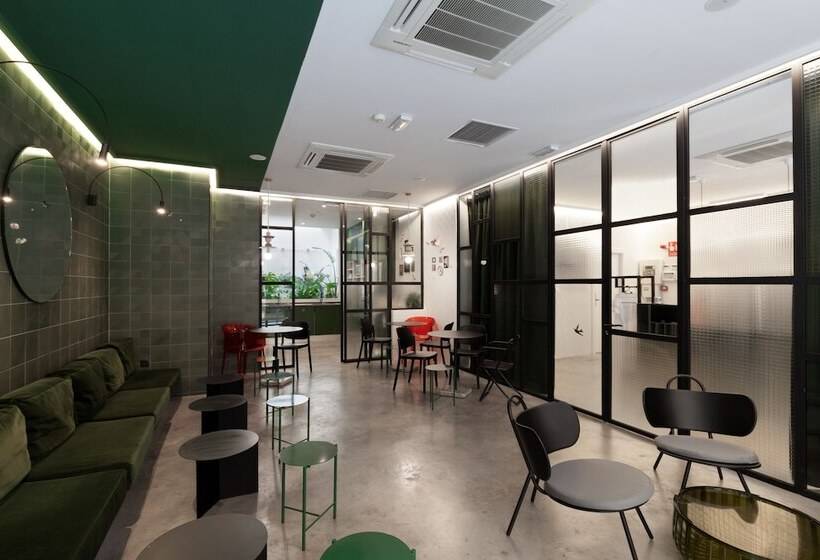 2060 The Newton Hostel