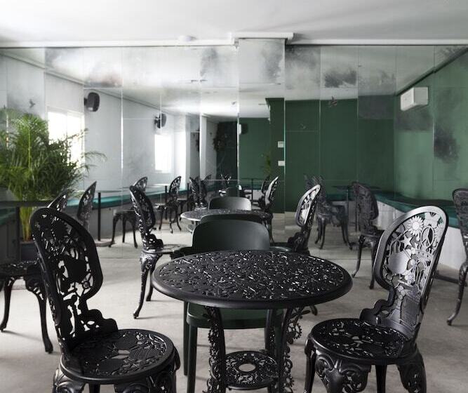 2060 The Newton Hostel