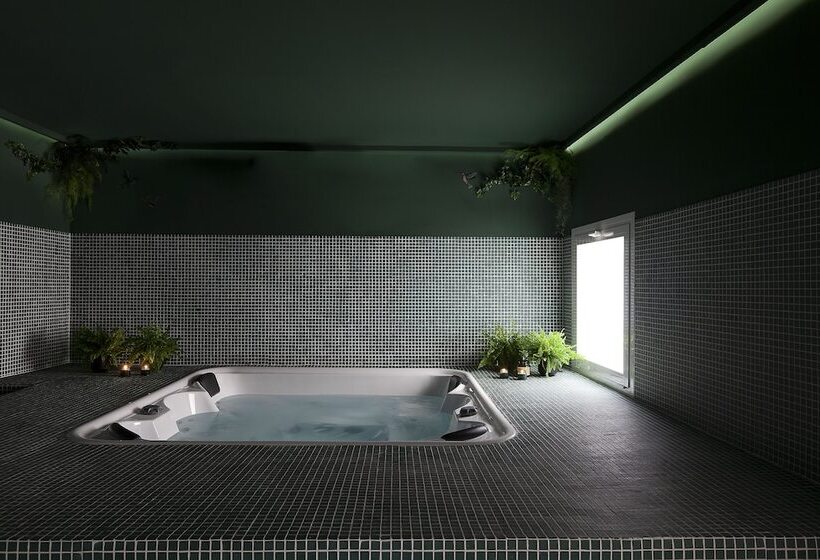 2060 The Newton Hostel