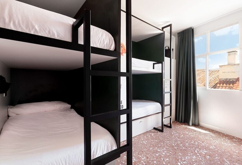 2060 The Newton Hostel