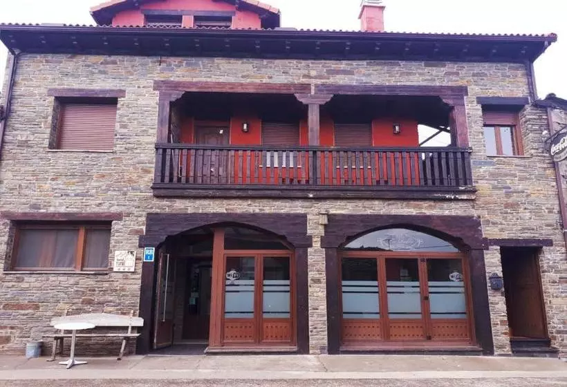 هتل Rural La Robla
