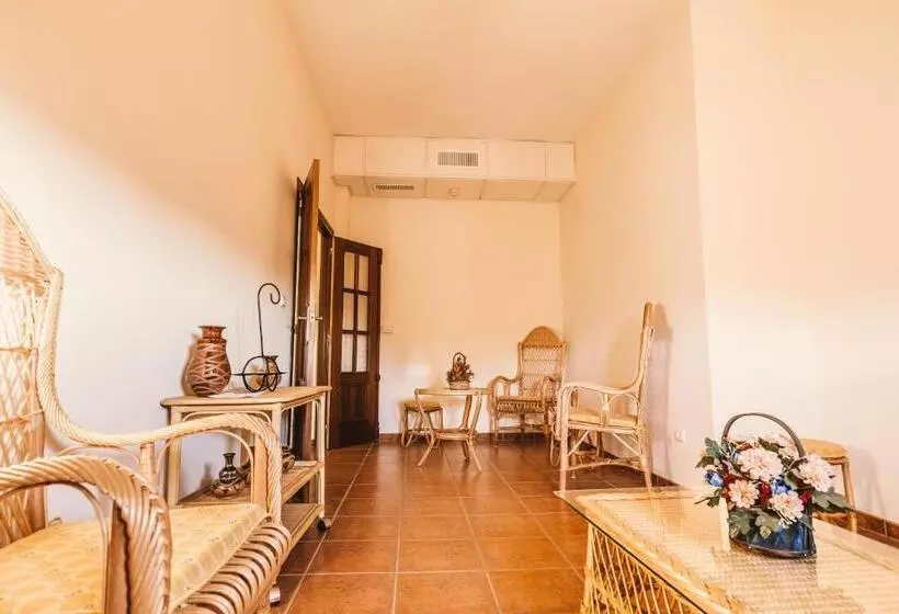 پانسیون Hostal La Laguna