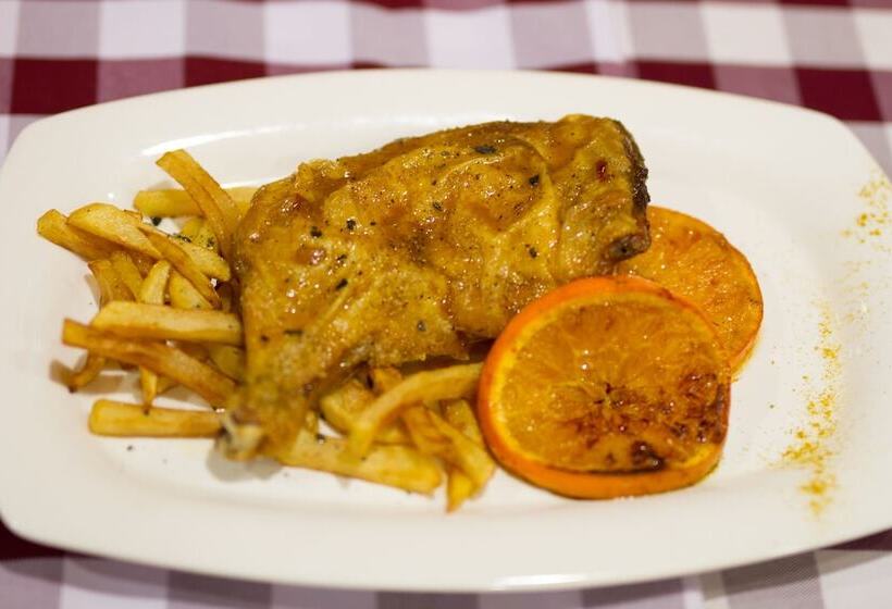 پانسیون La Fonda Llobera