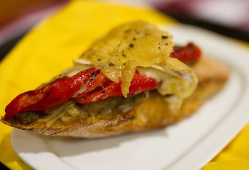 پانسیون La Fonda Llobera