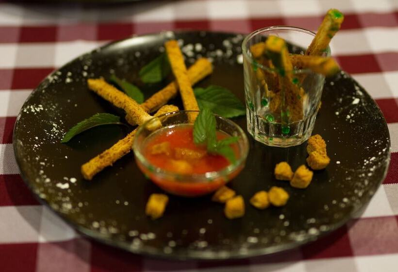 پانسیون La Fonda Llobera