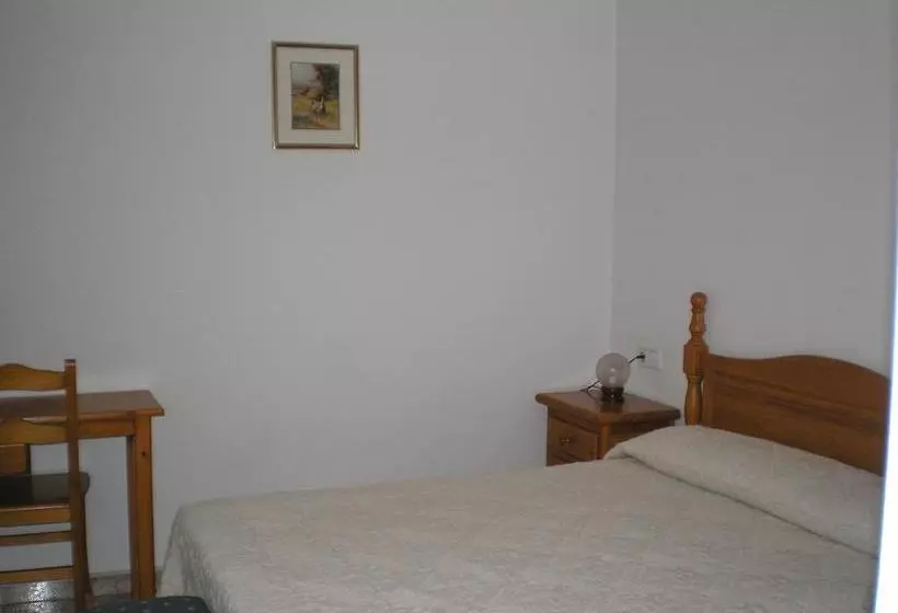 پانسیون Hostal Maurin