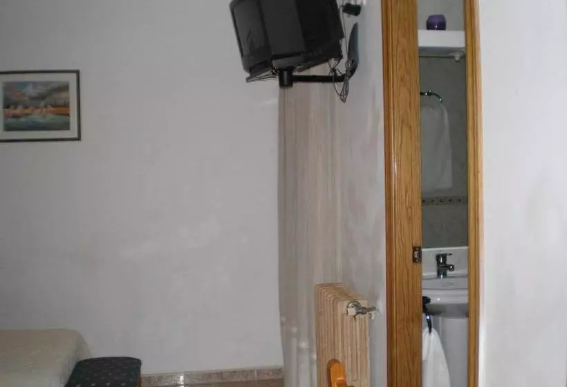 پانسیون Hostal Maurin