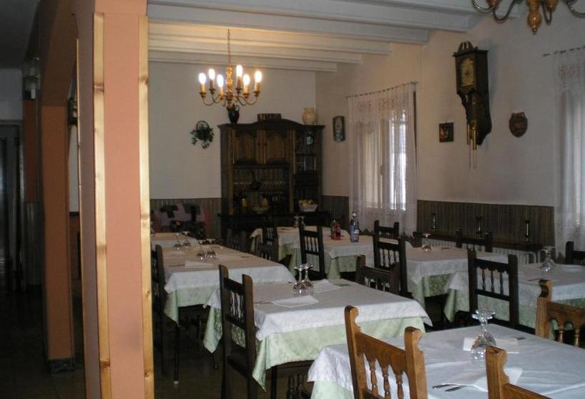 펜션 Hostal Maurin