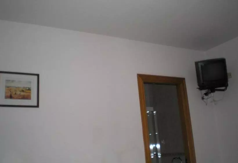 پانسیون Hostal Maurin