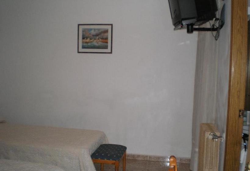 펜션 Hostal Maurin