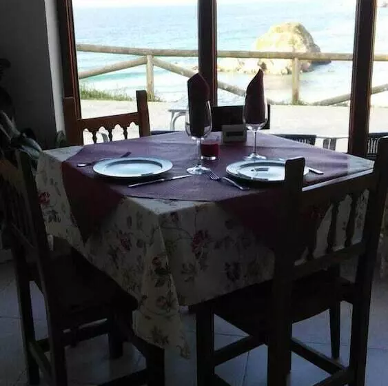 پانسیون Hostal Restaurante Parajes
