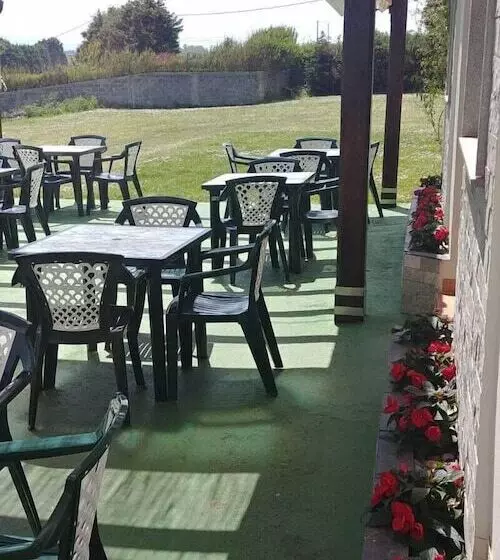 پانسیون Hostal Restaurante Parajes