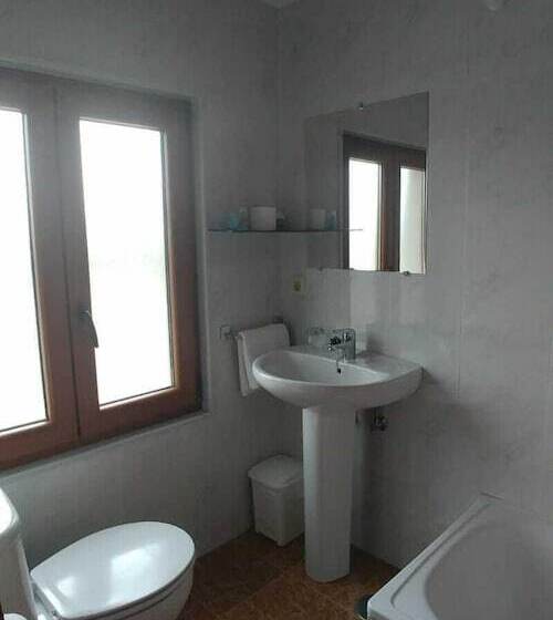 פנסיון Hostal Restaurante Parajes