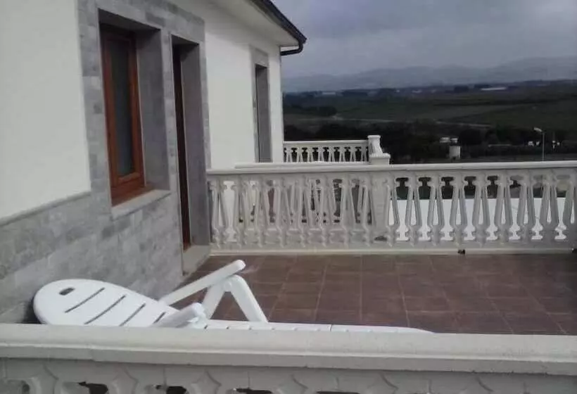 پانسیون Hostal Restaurante Parajes