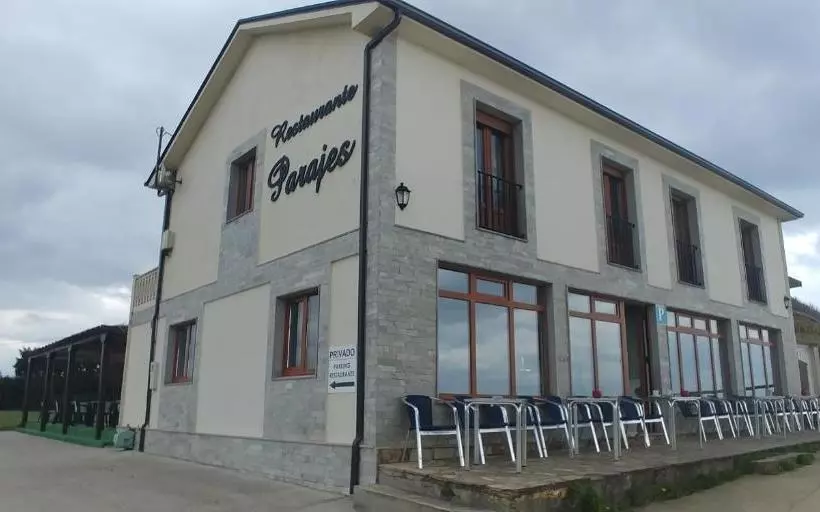 پانسیون Hostal Restaurante Parajes