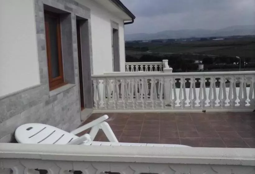 پانسیون Hostal Restaurante Parajes