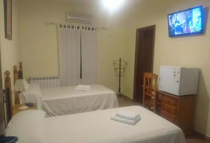 ペンション Hostal La Encina