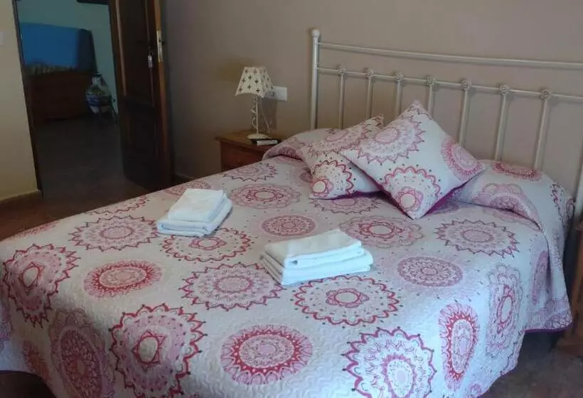 ペンション Hostal La Encina