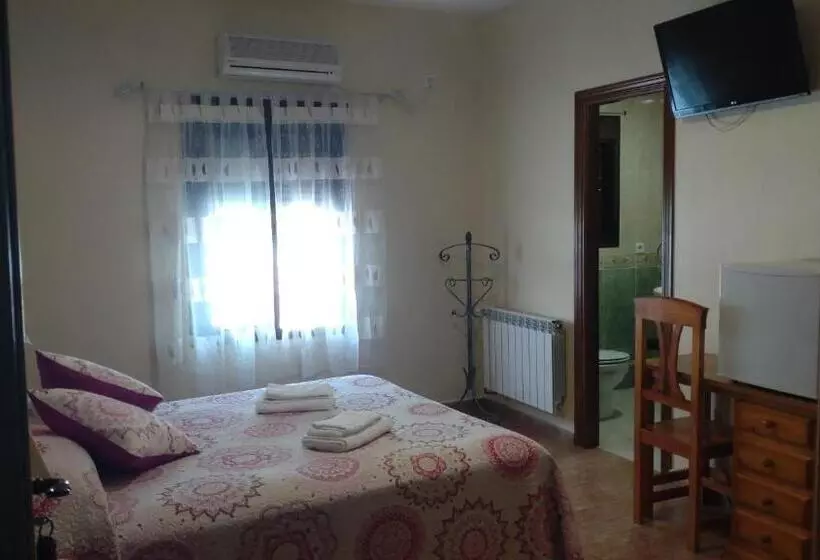 ペンション Hostal La Encina