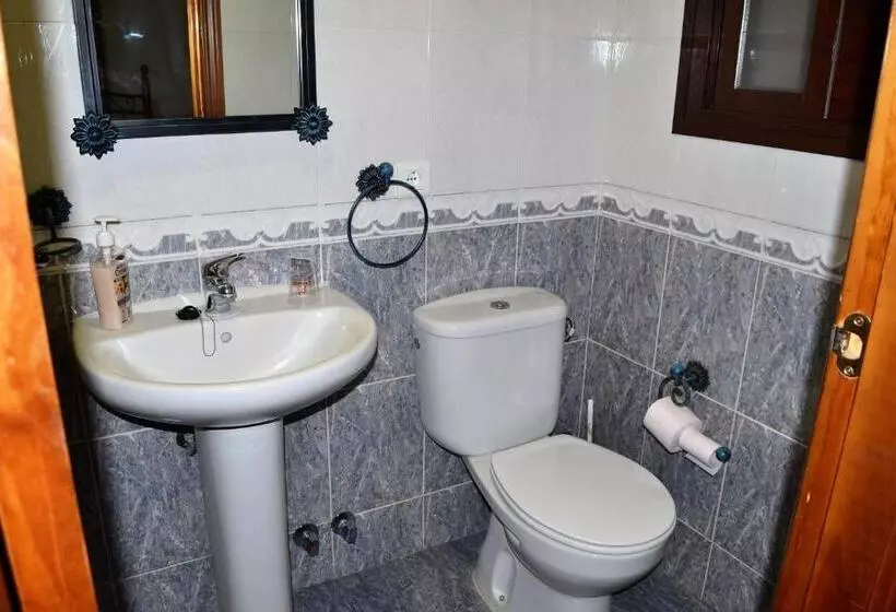 ペンション Hostal La Encina