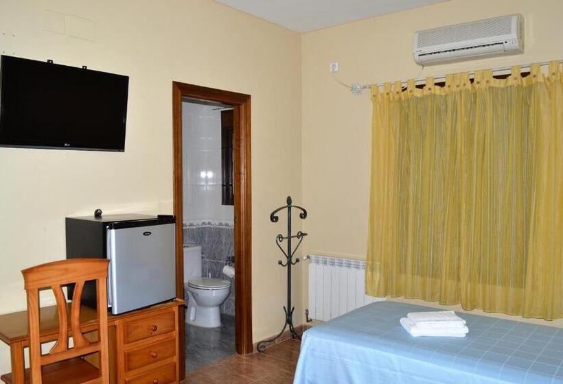 بنسيون Hostal La Encina