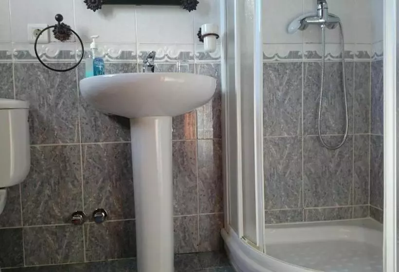 ペンション Hostal La Encina