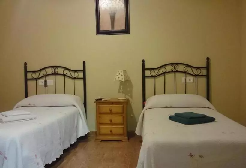 ペンション Hostal La Encina