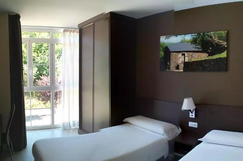 Pension Albergue Lemos