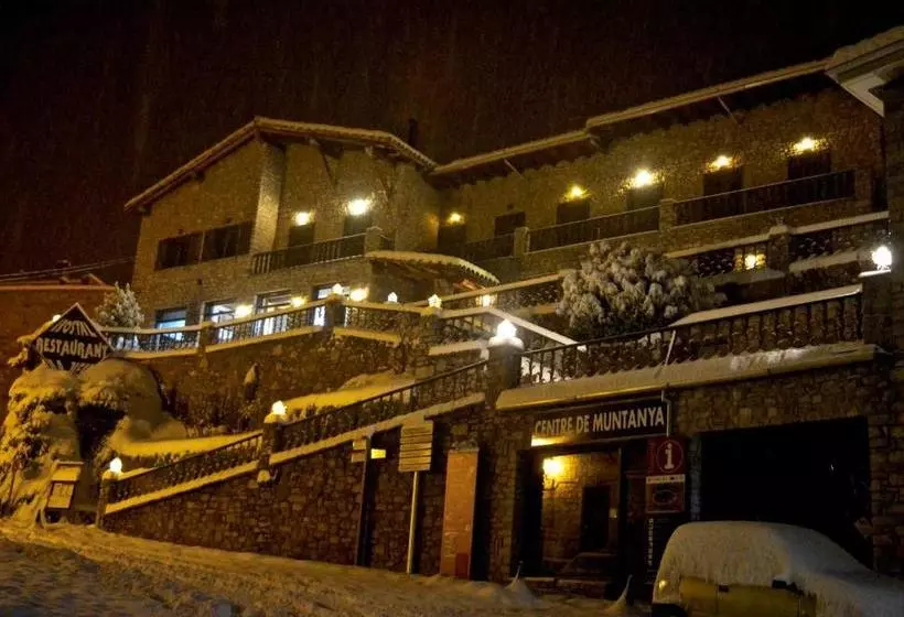 Retkeilymaja Hostal La Neu