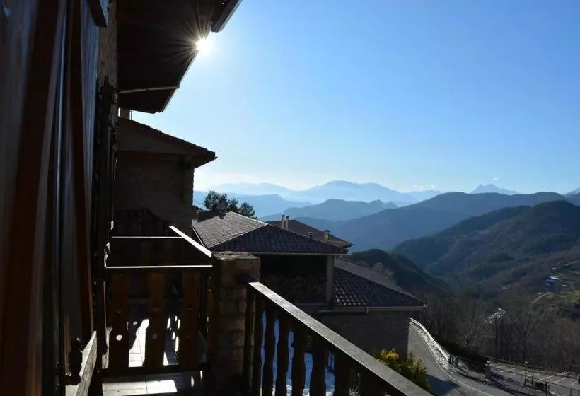 Retkeilymaja Hostal La Neu