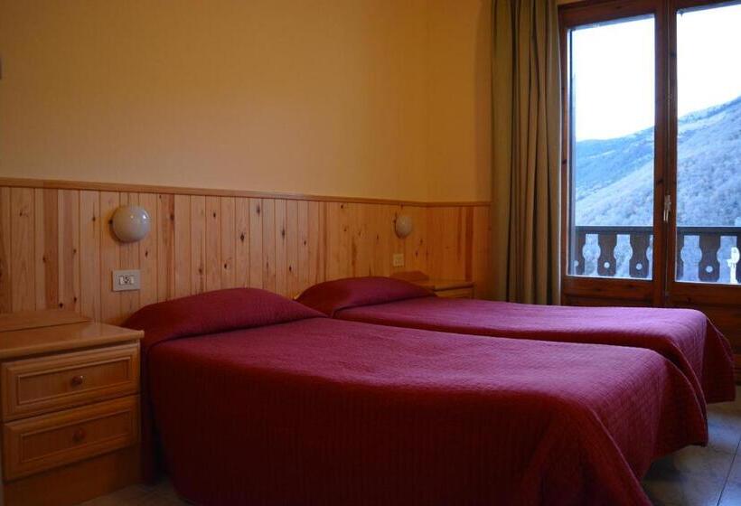 فندق صغير Hostal La Neu