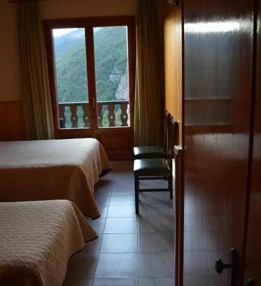 Retkeilymaja Hostal La Neu