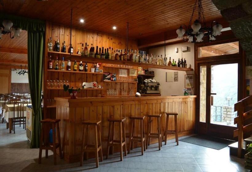 فندق صغير Hostal La Neu