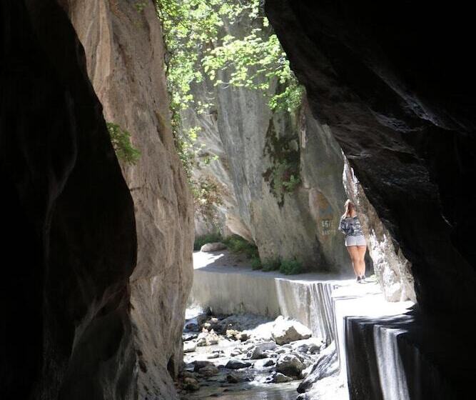 פנסיון Hospedería Los Cahorros