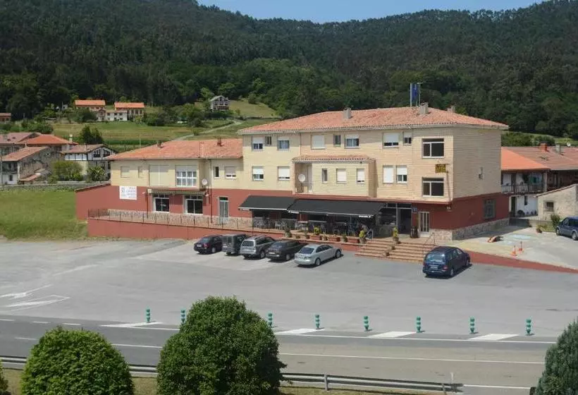 Majatalo Hostal Baviera